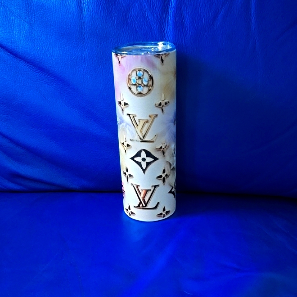 GIVE AWAY!!! Elegant White and Gold Tumbler